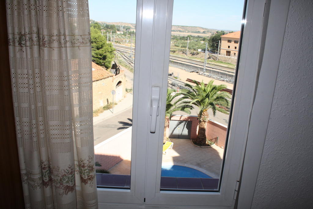 Hotel Mar De Aragon Caspe Room photo
